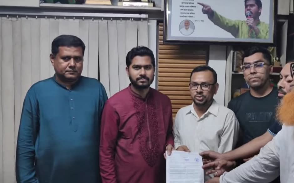 নোয়াখালী বিভাগ দাবির প্রতি পূর্ণ সমর্থন জানালেন গণঅধিকার পরিষদের সভাপতি ডাকসু’র সাবেক ভিপি নুরুল হক নূর।