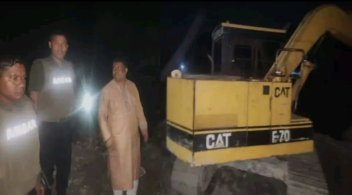 সিনেমা স্টাইলে মাটির গাড়ি ধাওয়া করে আটক করেছে চাটখিল উপজেলা ইউএনও: মিজানুর রহমান